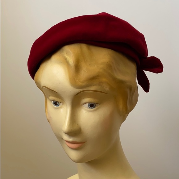 Vintage Accessories - VTG 50’s 60’s Raspberry Velvet Slouchy Beret Hat